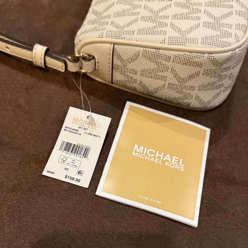 Michael Kors Jet Set Medium Signature Pouchette - Picture 6 of 7